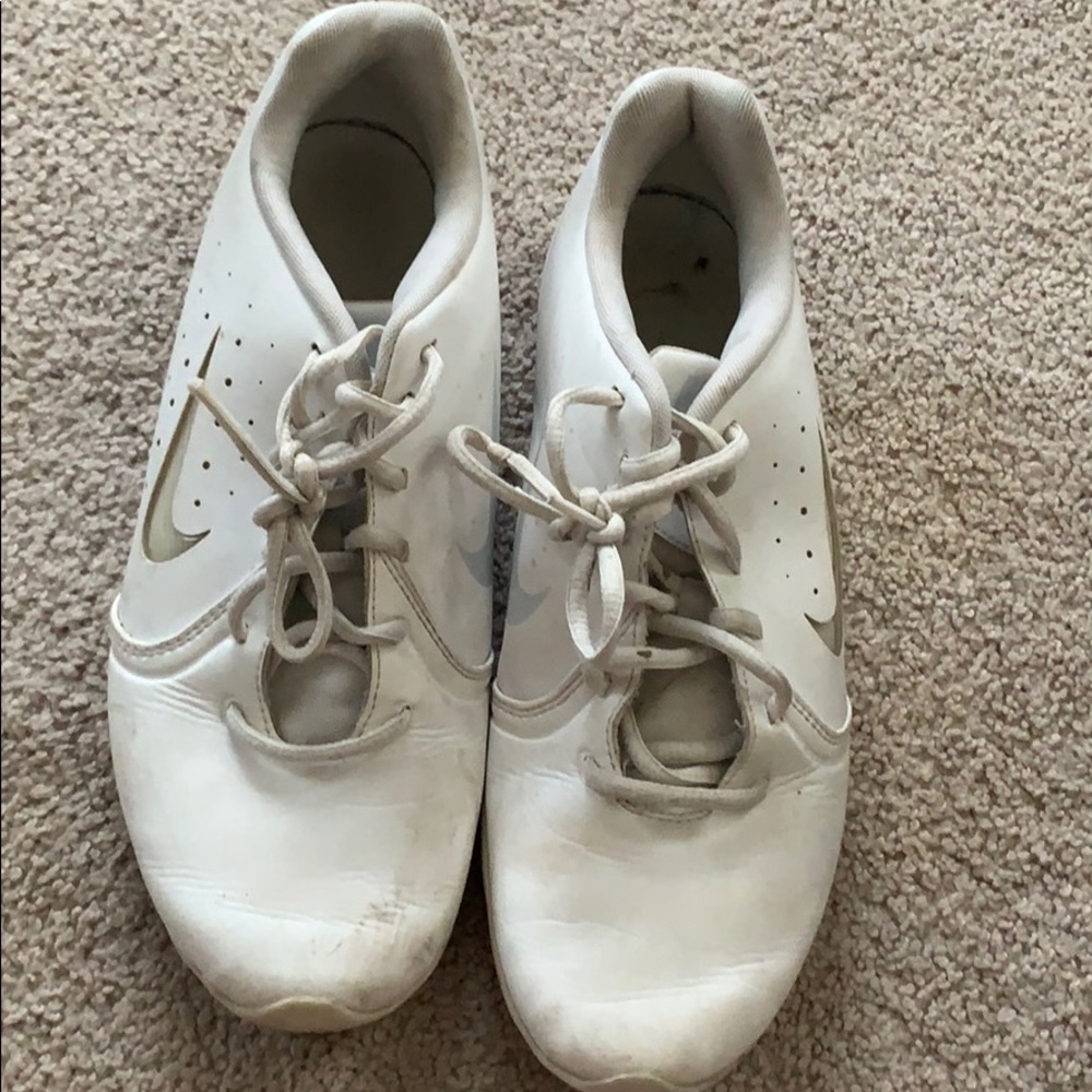 Nike cheer shoes